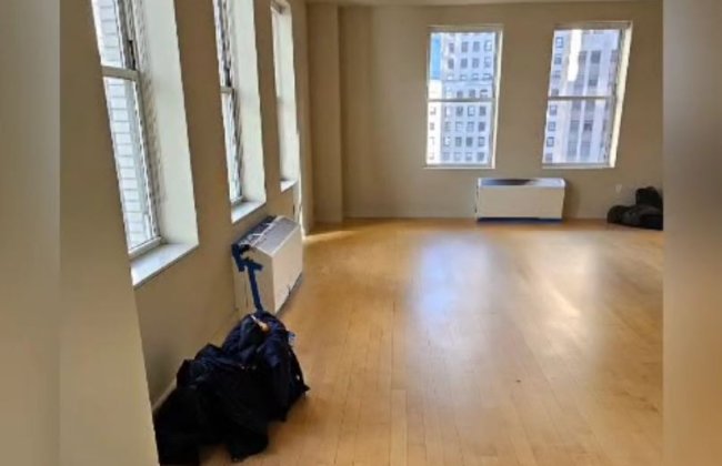 Watch How We Transformed This Floor! The Magic of Wood Restoration.